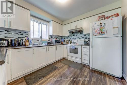 1813 Dalhousie Crescent, Oshawa, ON - Indoor Photo Showing Kitchen