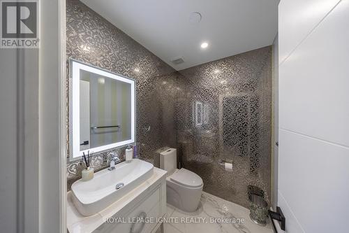 123 Alexander Lawrie Avenue, Markham, ON - Indoor Photo Showing Bathroom