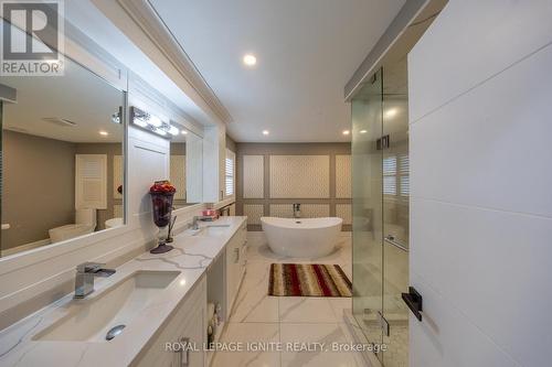 123 Alexander Lawrie Avenue, Markham, ON - Indoor Photo Showing Bathroom