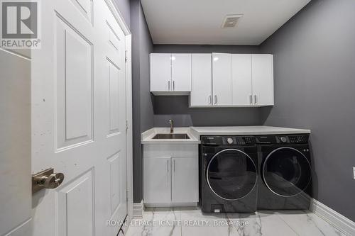 123 Alexander Lawrie Avenue, Markham, ON - Indoor Photo Showing Laundry Room