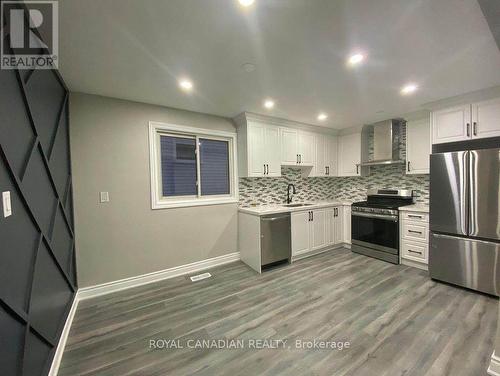 89 Limeridge Road E, Hamilton, ON - Indoor Photo Showing Kitchen With Upgraded Kitchen