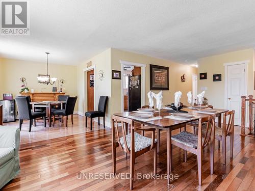 2982 Earl Street, Innisfil, ON - Indoor Photo Showing Dining Room