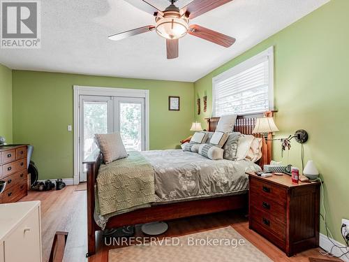 2982 Earl Street, Innisfil, ON - Indoor Photo Showing Bedroom