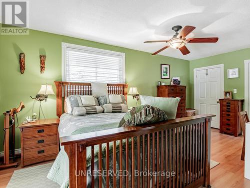 2982 Earl Street, Innisfil, ON - Indoor Photo Showing Bedroom