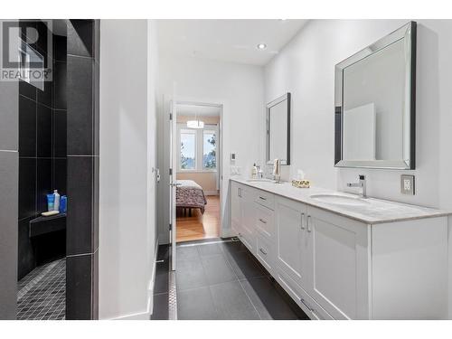 Main Floor - 272 Triple Tree Place, Kelowna, BC - Indoor Photo Showing Bathroom