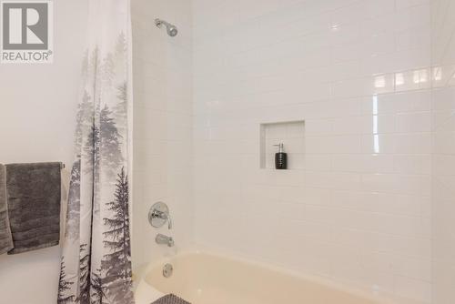 1415 Earl Street, Rossland, BC - Indoor Photo Showing Bathroom