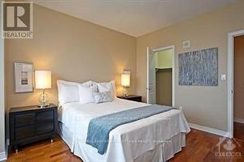 2303 - 570 Laurier Avenue W, Ottawa, ON - Indoor Photo Showing Bedroom