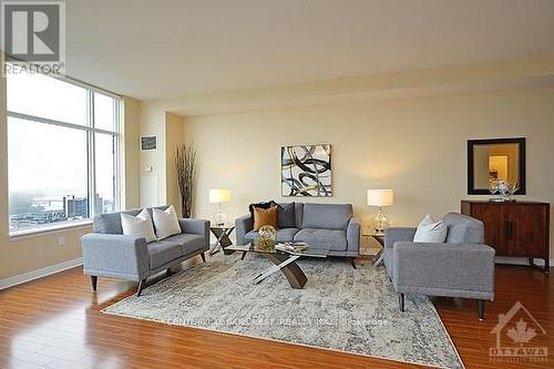 2303 - 570 Laurier Avenue W, Ottawa, ON - Indoor Photo Showing Living Room