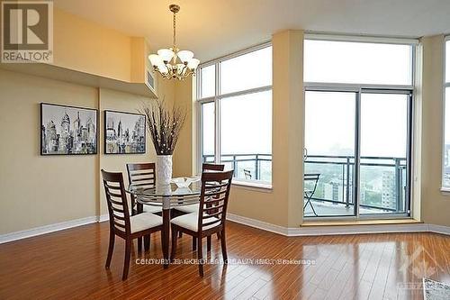 2303 - 570 Laurier Avenue W, Ottawa, ON - Indoor Photo Showing Dining Room