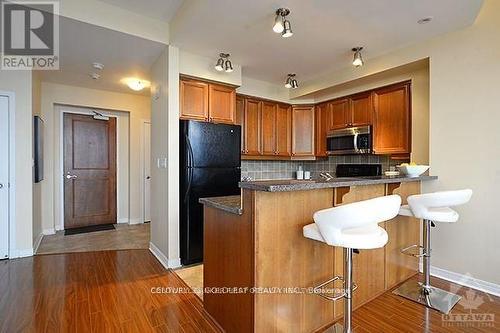 2303 - 570 Laurier Avenue W, Ottawa, ON - Indoor Photo Showing Kitchen