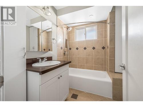 3502 17Th Street, Vernon, BC - Indoor Photo Showing Bathroom