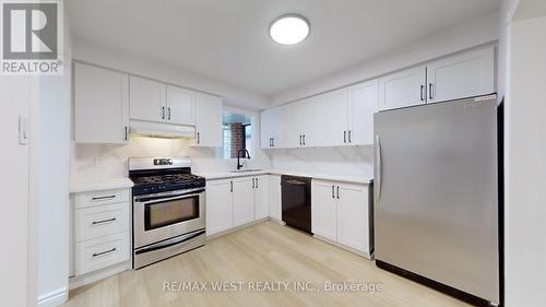 80 Rejane Crescent, Vaughan, ON - Indoor Photo Showing Kitchen