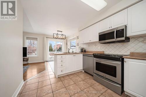 20 Country Stroll Crescent, Caledon, ON - Indoor Photo Showing Kitchen