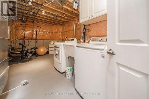 20 Country Stroll Crescent, Caledon, ON - Indoor Photo Showing Laundry Room