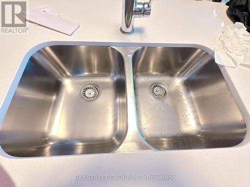 2805 Albatross Way, Pickering, ON - Indoor Photo Showing Kitchen With Double Sink