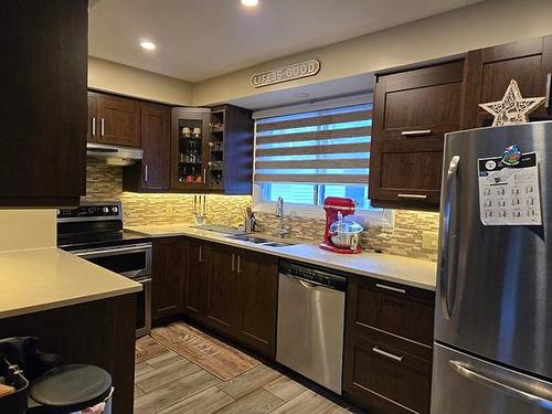 Kitchen - 556 63E Avenue, Laval (Chomedey), QC - Indoor Photo Showing Kitchen With Double Sink