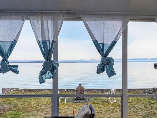 5545 Island Hwy, Qualicum Beach, BC 