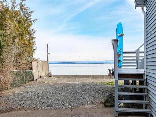 5545 Island Hwy, Qualicum Beach, BC 