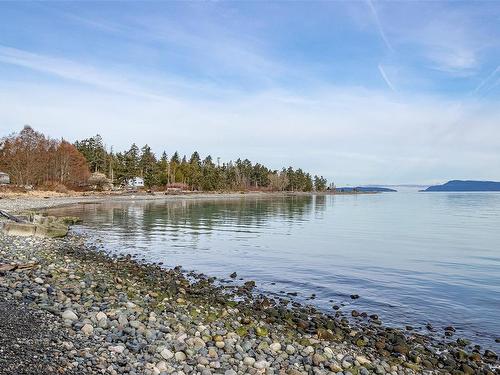 5545 Island Hwy, Qualicum Beach, BC 