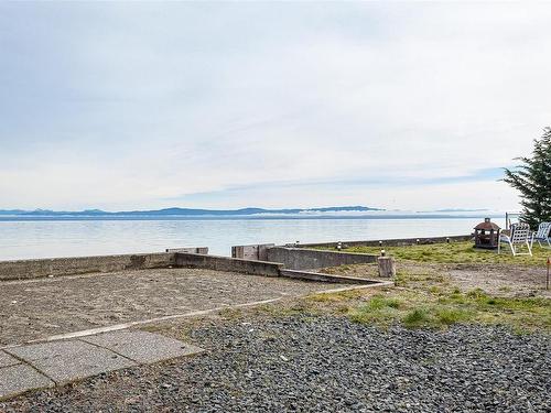 5545 Island Hwy, Qualicum Beach, BC 