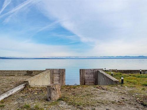 5545 Island Hwy, Qualicum Beach, BC 