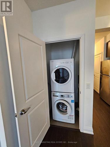 917 - 9582 Markham Road, Markham (Wismer), ON - Indoor Photo Showing Laundry Room