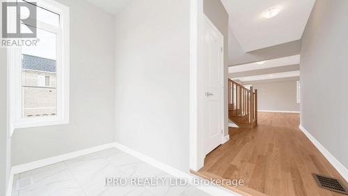 20 Ludlow Drive, Barrie, ON - Indoor Photo Showing Other Room