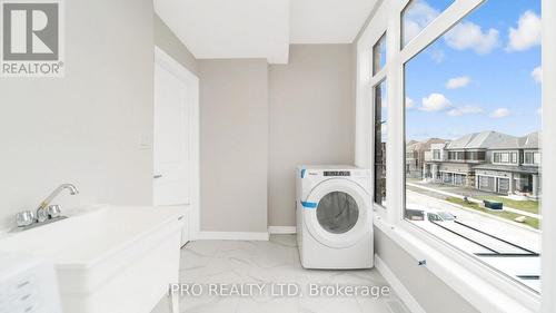 20 Ludlow Drive, Barrie, ON - Indoor Photo Showing Laundry Room