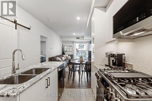 117 - 5 Spooner Crescent, Collingwood, ON - Indoor Photo Showing Kitchen With Double Sink