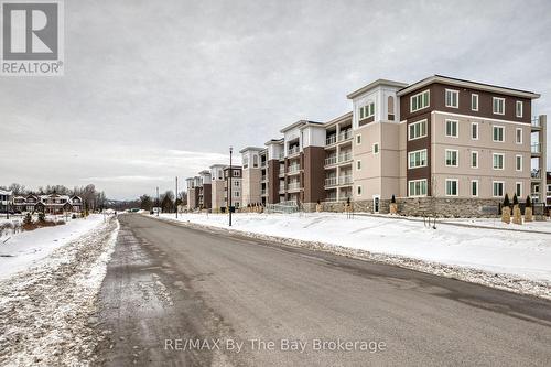 117 - 5 Spooner Crescent, Collingwood, ON - Outdoor With Balcony With Facade