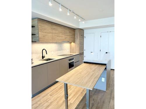 13Xx 10448 University Drive, Surrey, BC - Indoor Photo Showing Kitchen