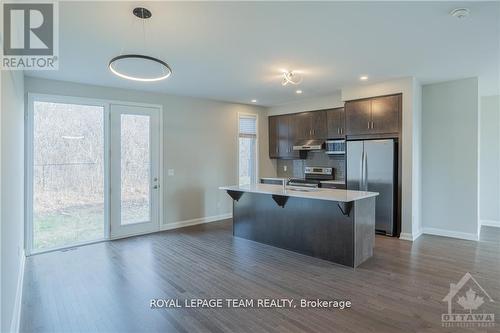 141 Boundstone Way, Ottawa, ON - Indoor Photo Showing Kitchen