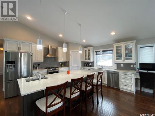 213 7Th Avenue Sw, Eston, SK - Indoor Photo Showing Kitchen With Stainless Steel Kitchen With Upgraded Kitchen