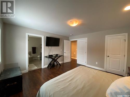 213 7Th Avenue Sw, Eston, SK - Indoor Photo Showing Bedroom