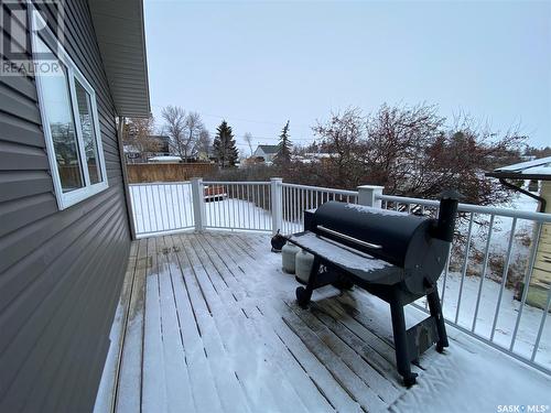 213 7Th Avenue Sw, Eston, SK - Outdoor With Exterior