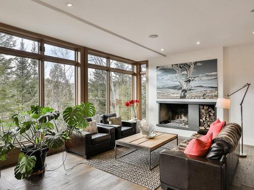 Salon - 397 Ch. Des Verdier, Saint-Adolphe-D'Howard, QC - Indoor Photo Showing Living Room With Fireplace