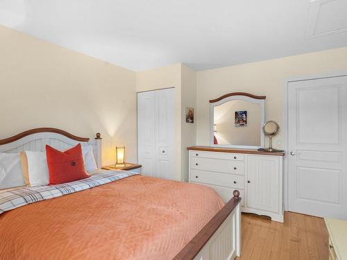 Master bedroom - 203-37 Mtée Victor-Nymark, Saint-Sauveur, QC - Indoor Photo Showing Bedroom