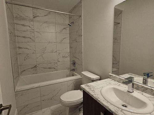 150 Rowe St, Bradford West Gwillimbury, ON - Indoor Photo Showing Bathroom