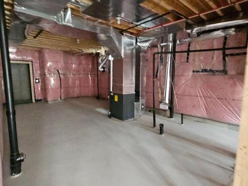 150 Rowe St, Bradford West Gwillimbury, ON - Indoor Photo Showing Basement