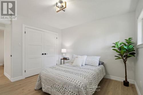 57 Sunray Avenue, London, ON - Indoor Photo Showing Bedroom