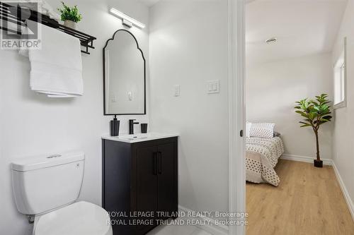 57 Sunray Avenue, London, ON - Indoor Photo Showing Bathroom