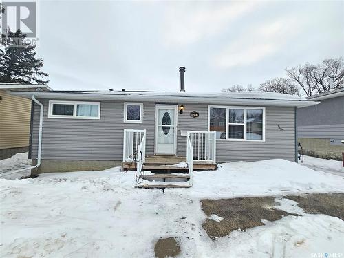 1357 6Th Avenue Nw, Moose Jaw, SK - Outdoor