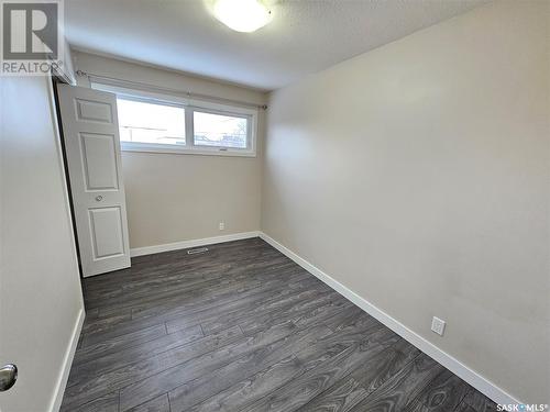 1357 6Th Avenue Nw, Moose Jaw, SK - Indoor Photo Showing Other Room