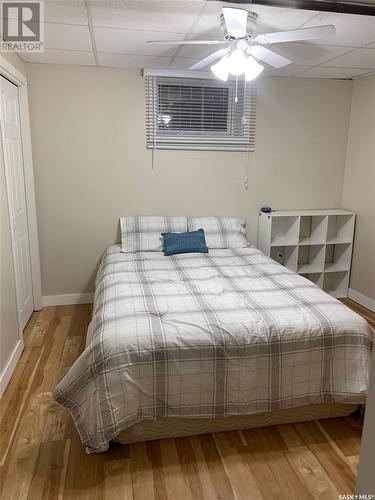 1357 6Th Avenue Nw, Moose Jaw, SK - Indoor Photo Showing Bedroom