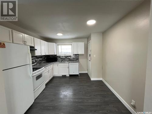 1357 6Th Avenue Nw, Moose Jaw, SK - Indoor Photo Showing Kitchen