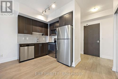 512 - 3600 Highway 7, Vaughan, ON - Indoor Photo Showing Kitchen With Stainless Steel Kitchen