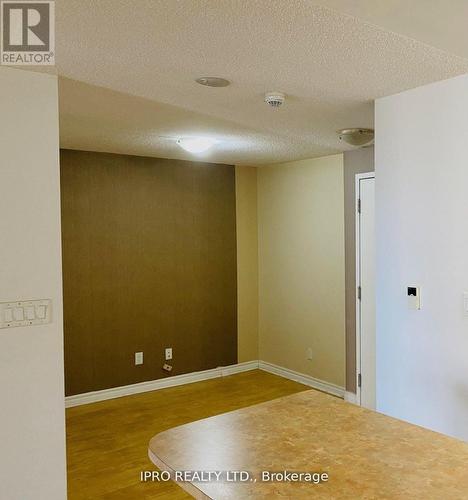 2402 - 3880 Duke Of York Boulevard, Mississauga, ON - Indoor Photo Showing Other Room