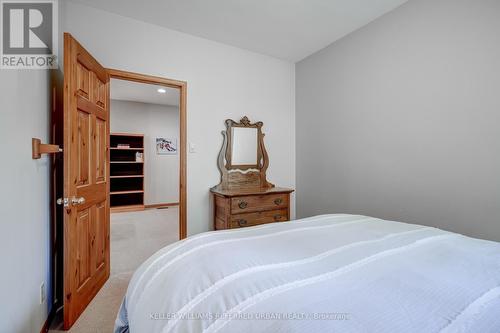 8672 Poplar Sideroad, Clearview, ON - Indoor Photo Showing Bedroom