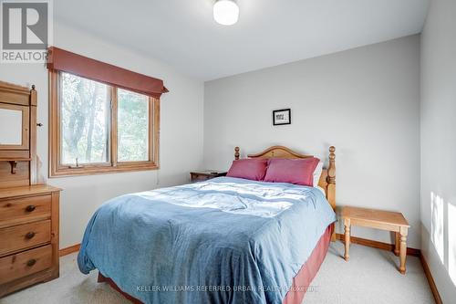 8672 Poplar Sideroad, Clearview, ON - Indoor Photo Showing Bedroom