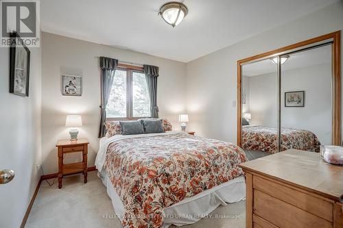 8672 Poplar Sideroad, Clearview, ON - Indoor Photo Showing Bedroom